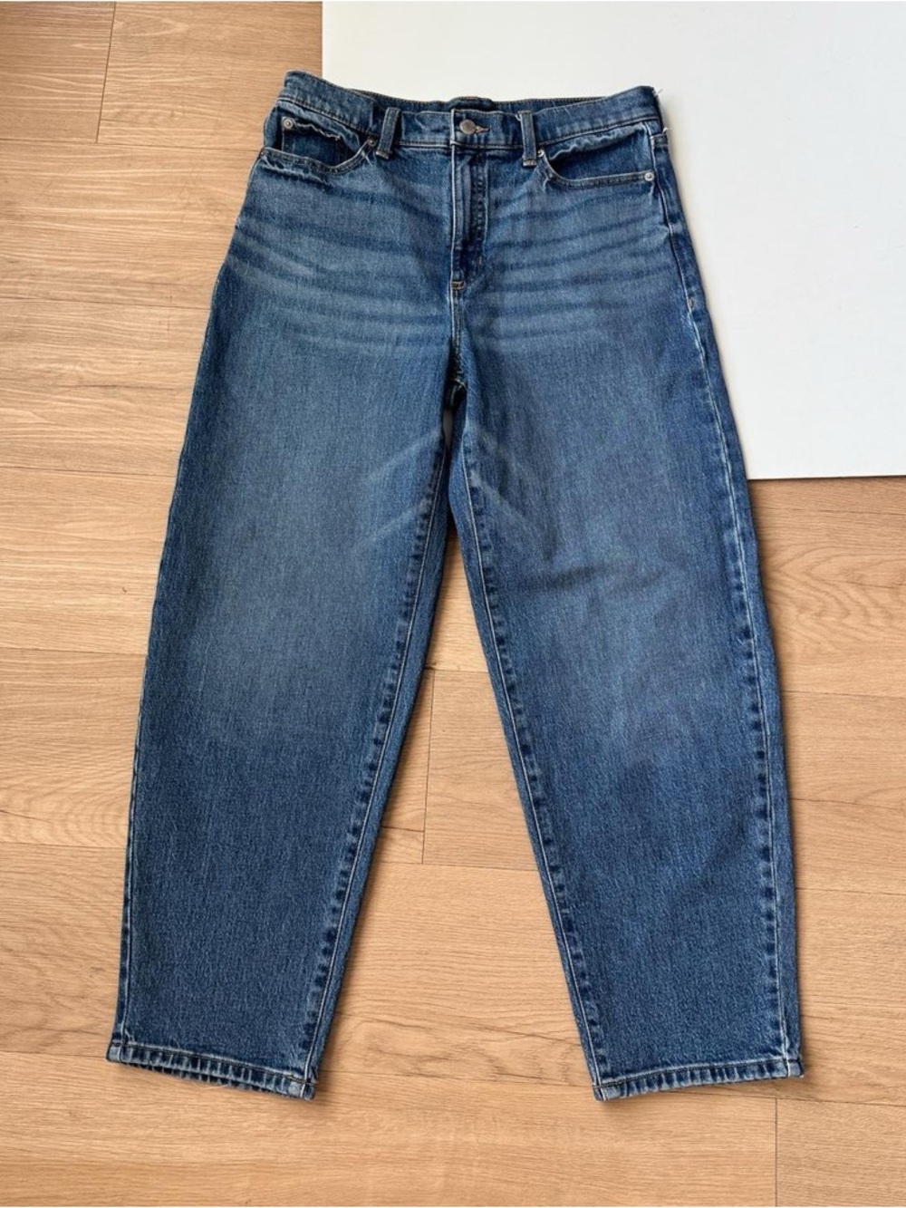 Banana Republic Barrel Jeans 8 Relaxed High Rise Medium Wash